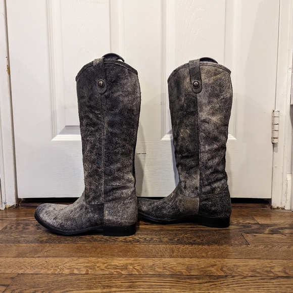 BRAND NEW Frye Melissa Distressed boots Size 8 - Picture 2 of 7